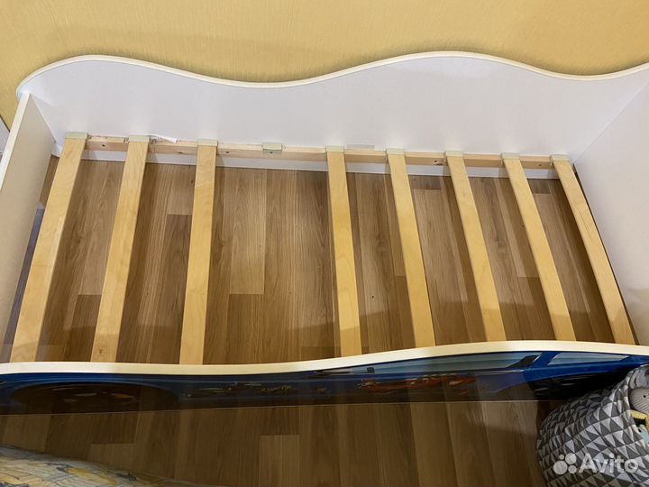 Детская кровать машинка