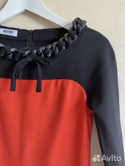 Платье Moschino