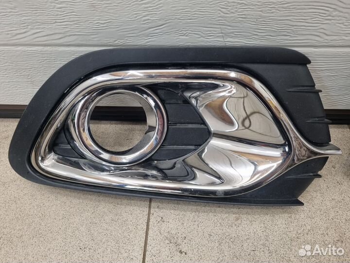 Накладки на противотуманные фары Рено Логан 2