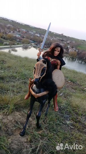 Кукла чудо женщина