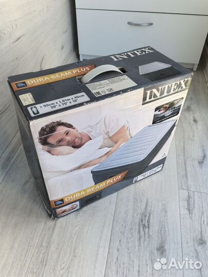 Надувной матрас с насосом 191х99х46 см