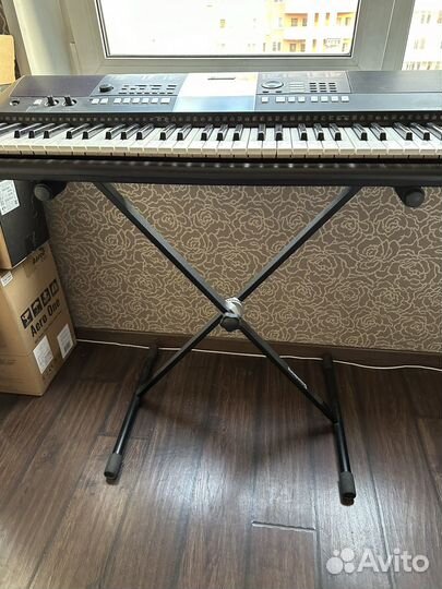 Продам синтезатор yamaha PSR-E423 на подставке