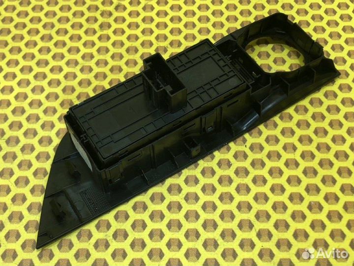 Накладка блока управления стеклоподъемниками Skoda