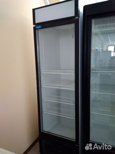 Холодильный шкаф