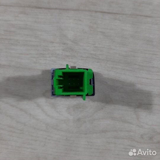 Кнопка обогрева сидений правая Volkswagen Polo