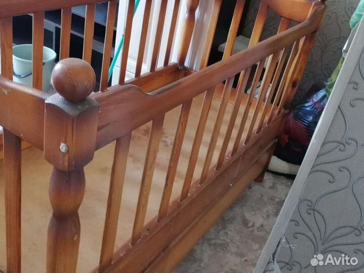 Детская кроватка