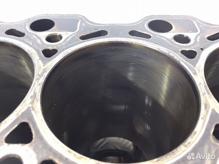 Блок цилиндров Volvo V40 (1995-2004)