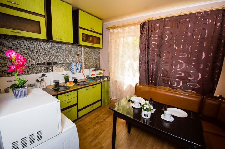 2-к. квартира, 56 м², 1/5 эт.