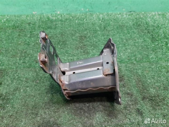 Кронштейн усилителя бампера Toyota Verso R2 2009
