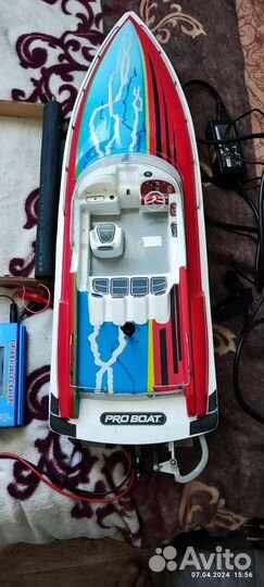 Радиоуправляемый катер в нераб состоянии