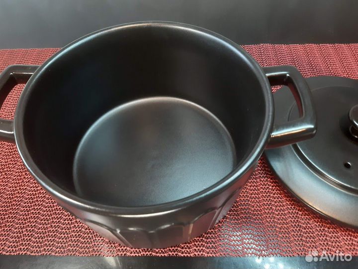 Кастрюли жаропрочные 1,9 л