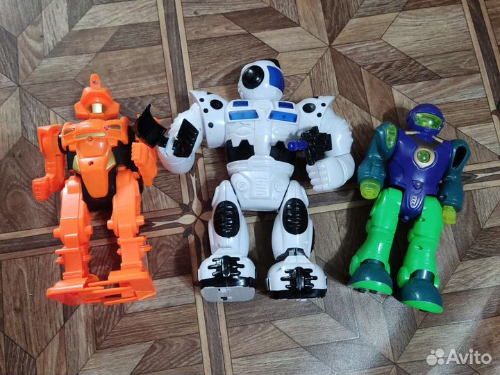 Игрушки роботы, машинки-трансформеры