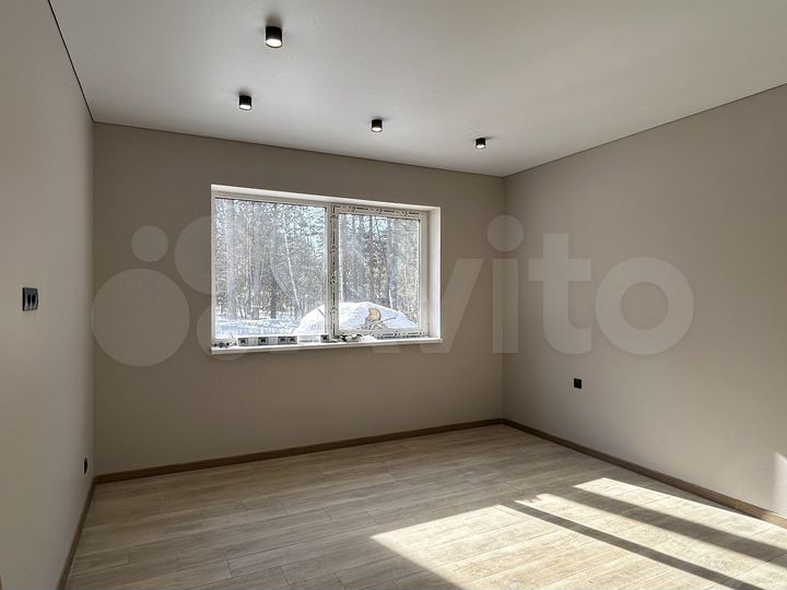 Коттедж 165 м² на участке 7,5 сот.