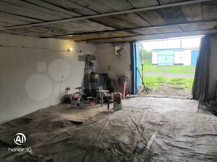 Гараж, > 30 м²