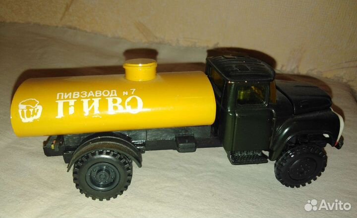 Модели грузовиков, ЗИЛ 130 цистерна Пиво.Маз