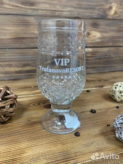 Гравировка на бокалах, бутылках в подарок