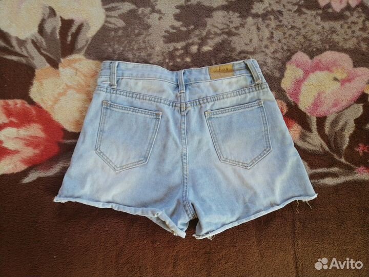 Женские джинсовые шорты 27 р