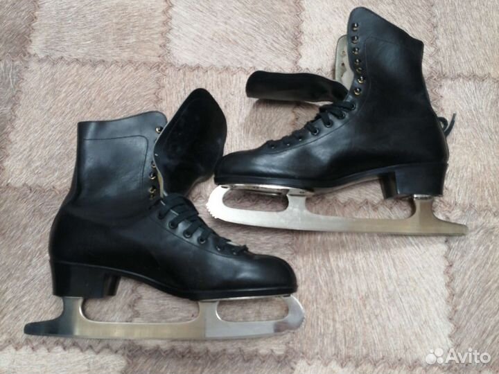 Коньки фигурные мужские р. р. 45