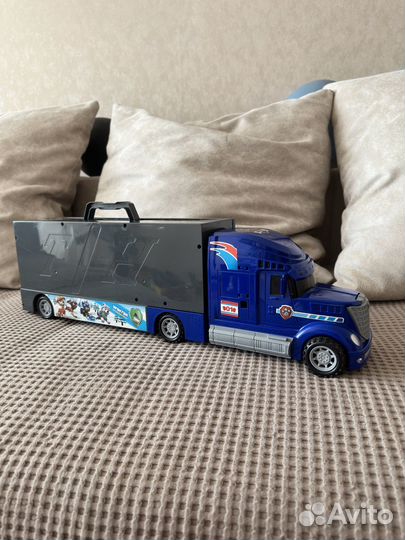 Машина игрушечная