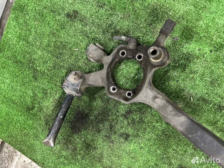 Кулак поворотный задний левый Mitsubishi Galant EA