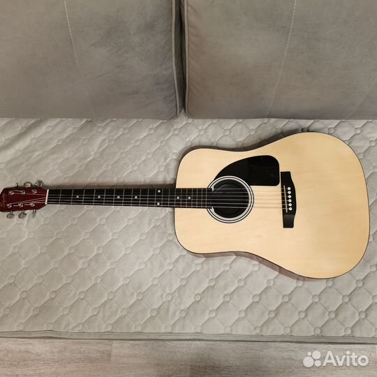 Акустическая гитара fender.Чехол, струны, педаль