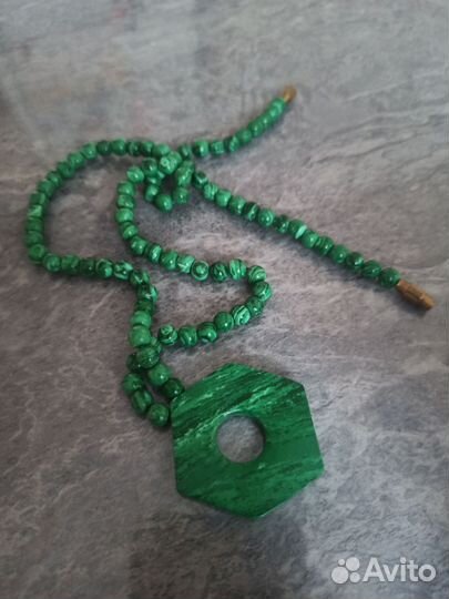 Малахит бусы