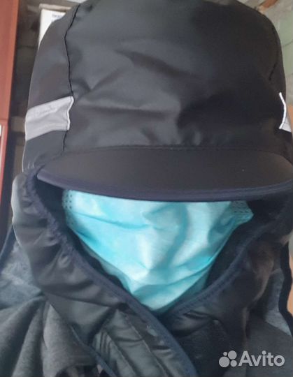 Ботинки и ушанка