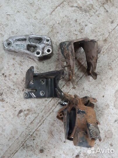 Подушка коробки хюндай элантра3