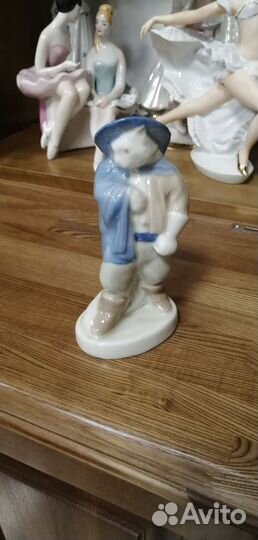 Статуэтка фарфор Кот в сапогах