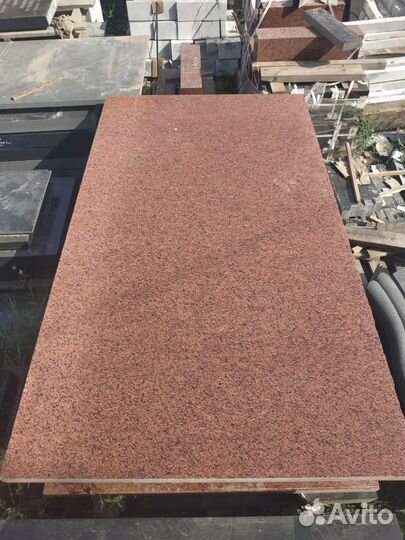 Изготовление памятников, скульптур. Красный гранит