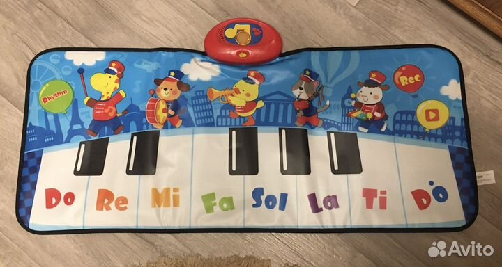 Игровой коврик с пианино новый