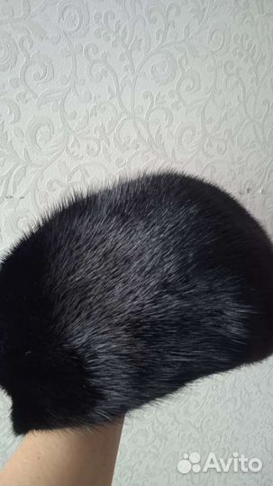 Берет из норки