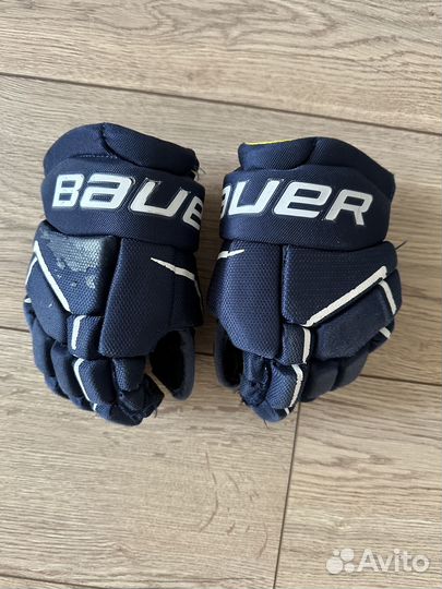 Хоккейные перчатки bauer