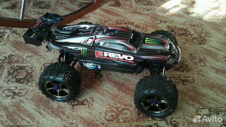 Модель traxxas E-revo 1/10, 4+ 4
