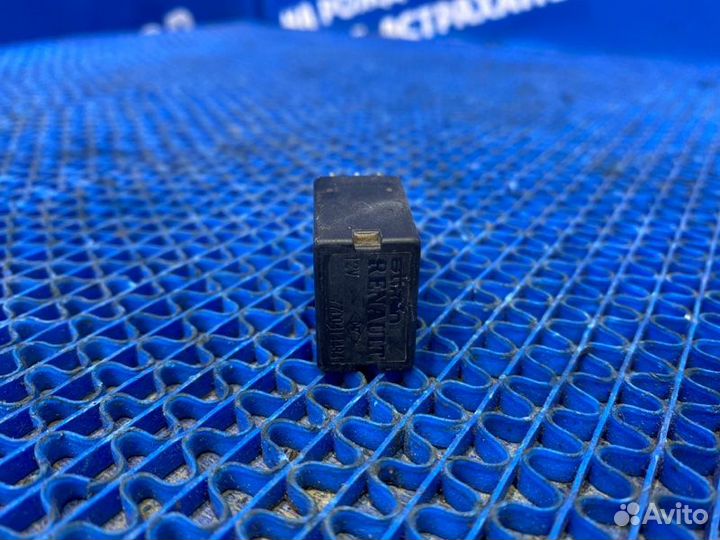 Реле Renault Logan 1 седан 2008