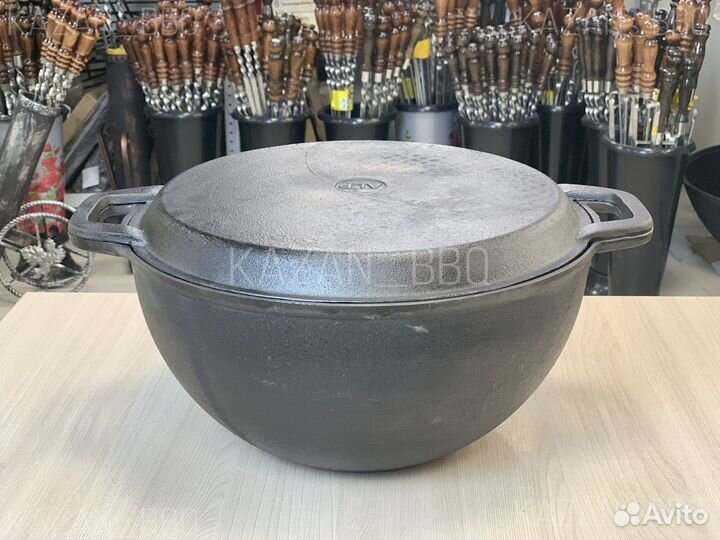 Казан с чугунной крышкой сковородой
