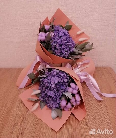 Композиции, букеты из живых цветов и сухоцветов