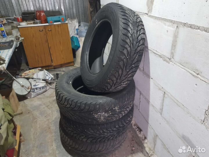 Yokohama 125T 235/65 R17