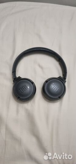 Беспроводные наушники jbl tune 560bt