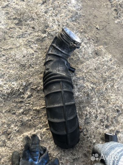 Патрубок воздушного фильтра Kia Cerato 2