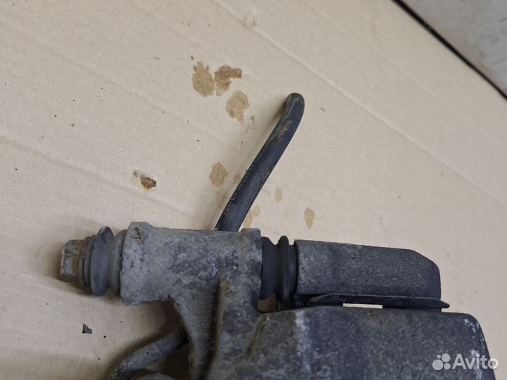 Суппорт передний левый Kia Picanto 2 TA