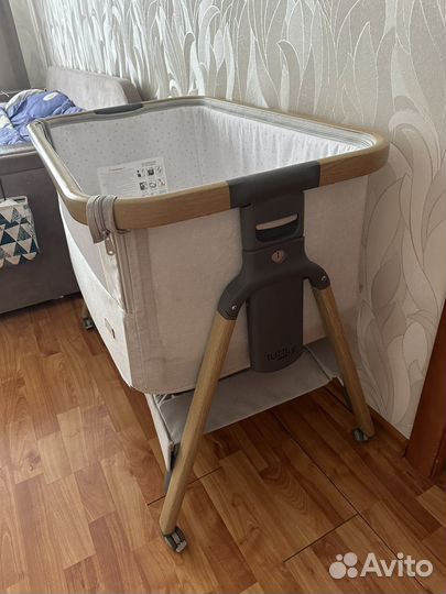 Детская кроватка Колыбель Tutti Bambini с колесами