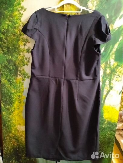 Платье темно- синее приталенное р.50-52