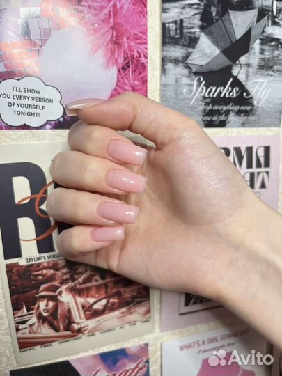 Модель на маникюр