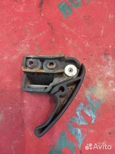 Ручка открывания капота Volkswagen Golf 3