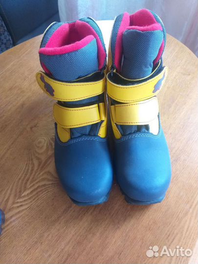 Лыжные ботинки