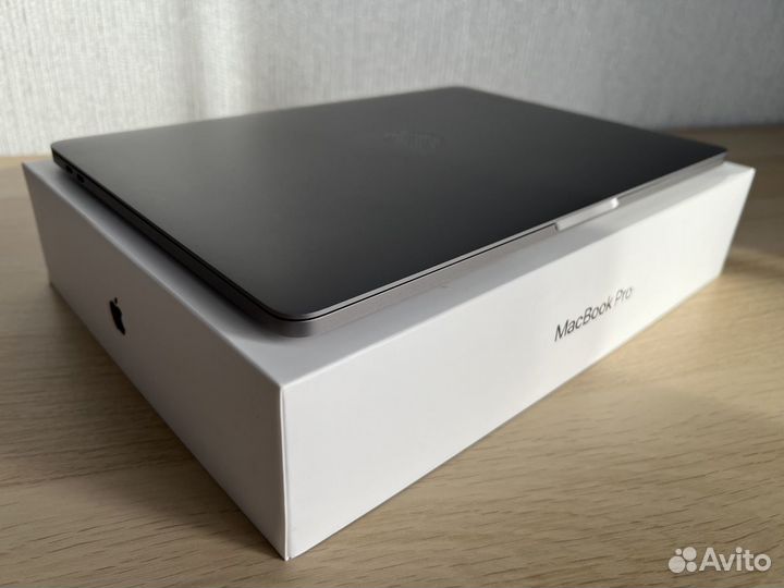 Apple MacBook Pro 13 2019 i5/16GB/256GB/TouchBar