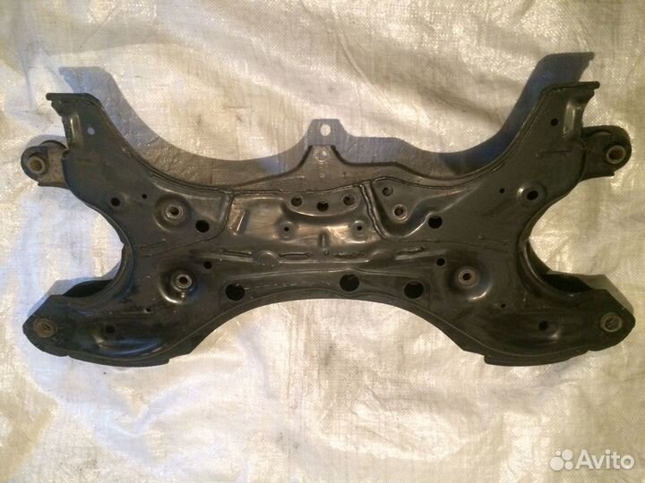 Подрамник Toyota Avensis II 5120105071 5120105072