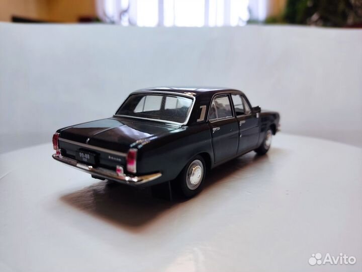 Модели 1/43 газ Волга IST