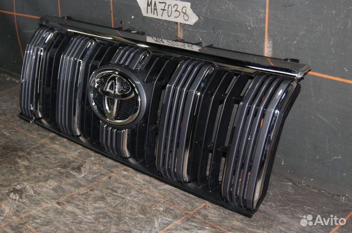 Решетка радиатора - Toyota Land Cruiser Prado 150